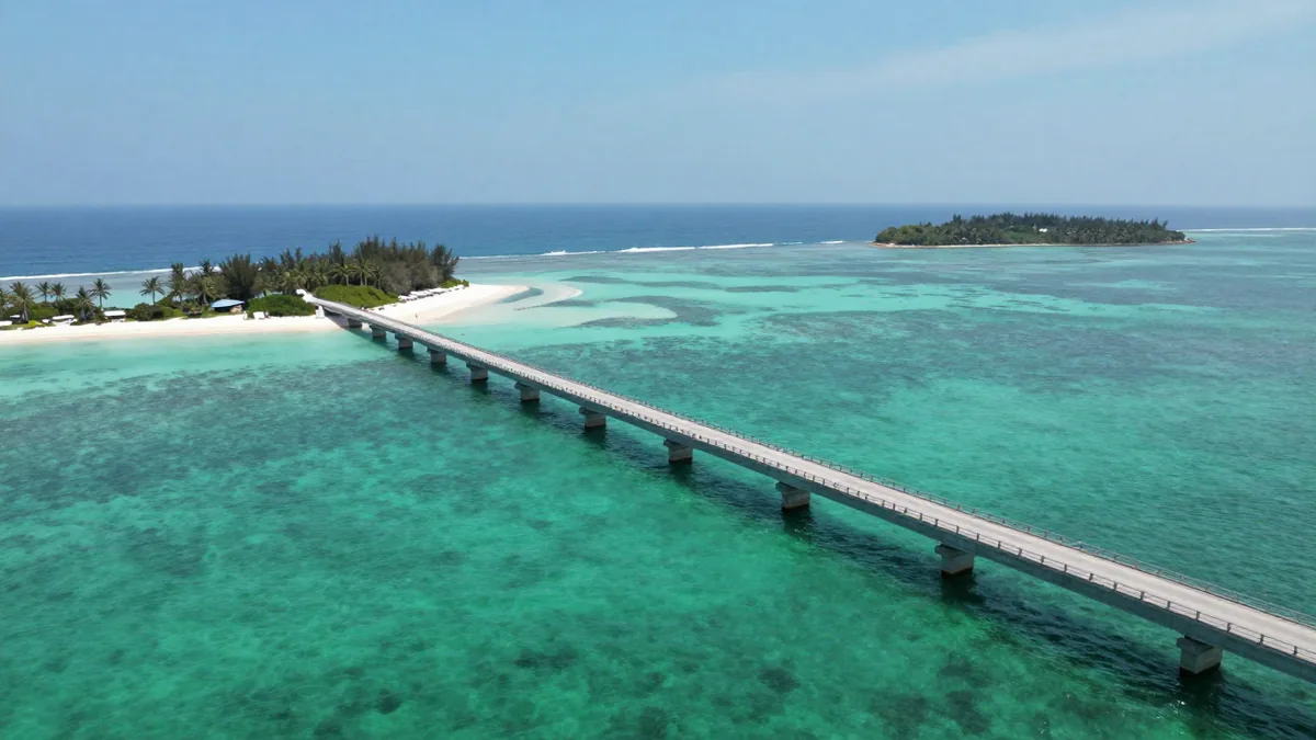 宮古島本島と伊良部大橋でつながる離島の位置関係を示したイメージ